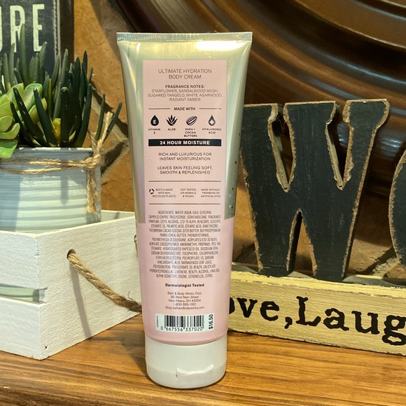 Bath & Body Works In The Stars
Ultimate Hydration Body Cream - Picture 2 of 3